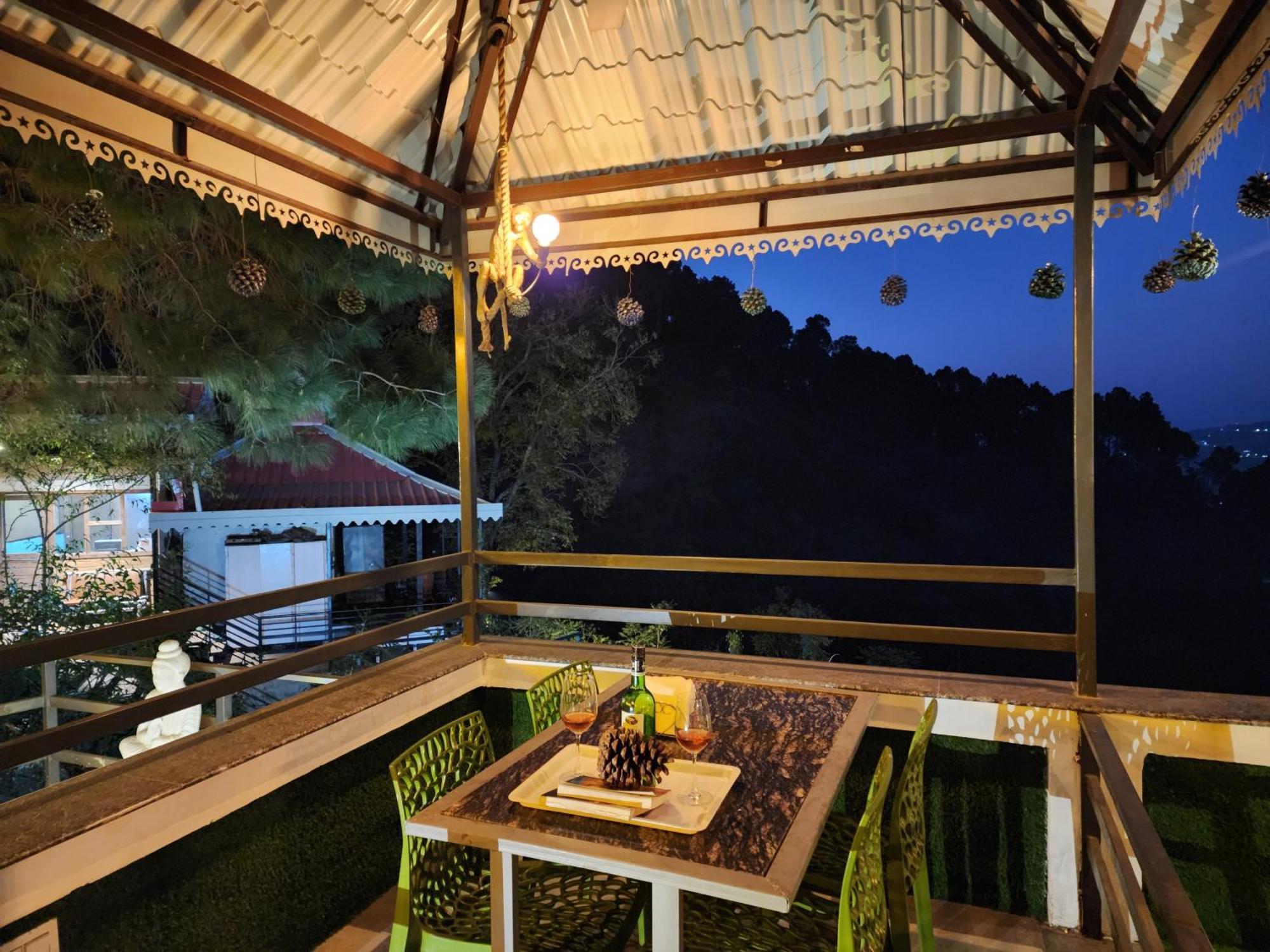 Pine Valley Resort Kasauli Exterior photo