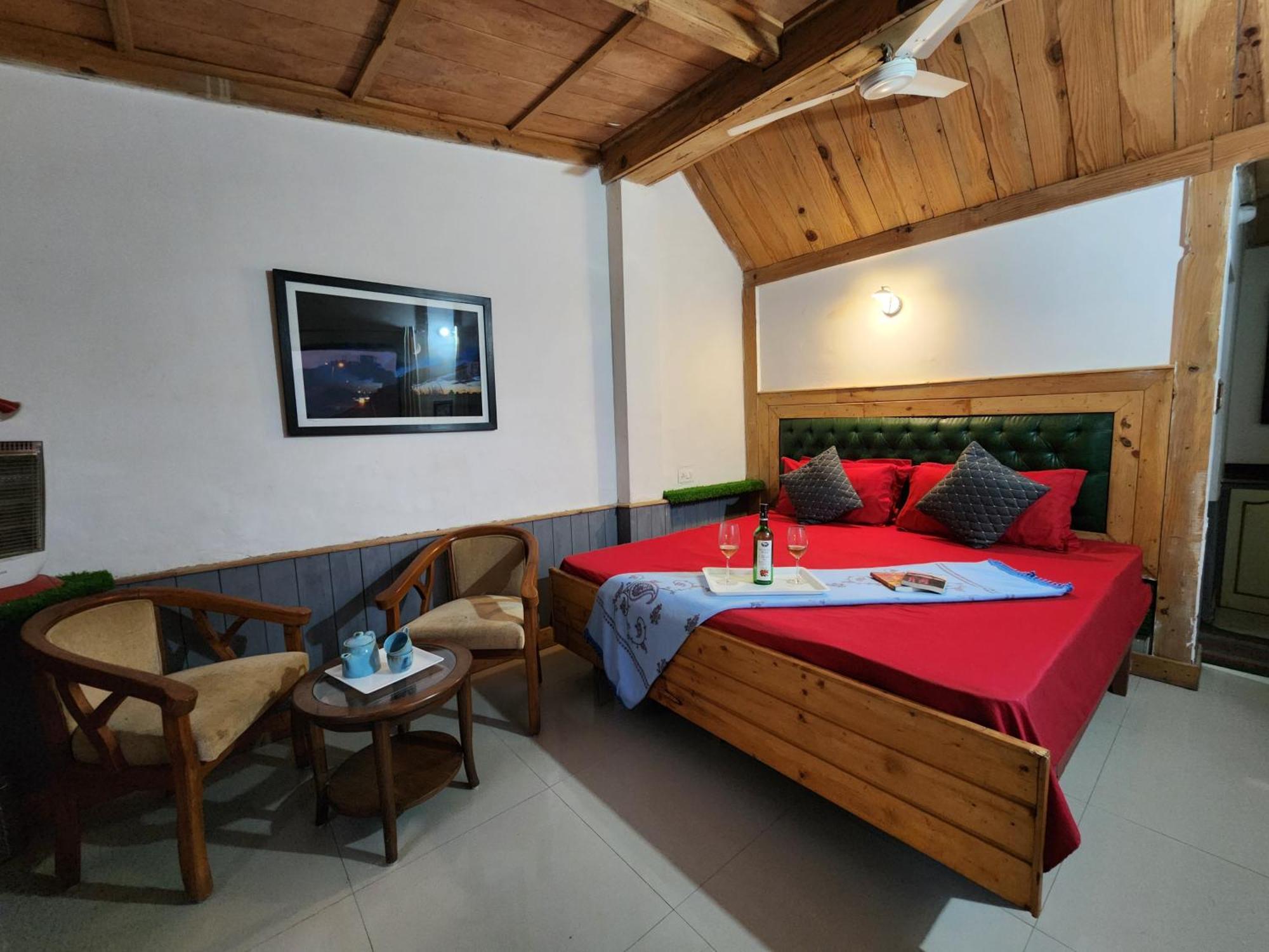 Pine Valley Resort Kasauli Exterior photo