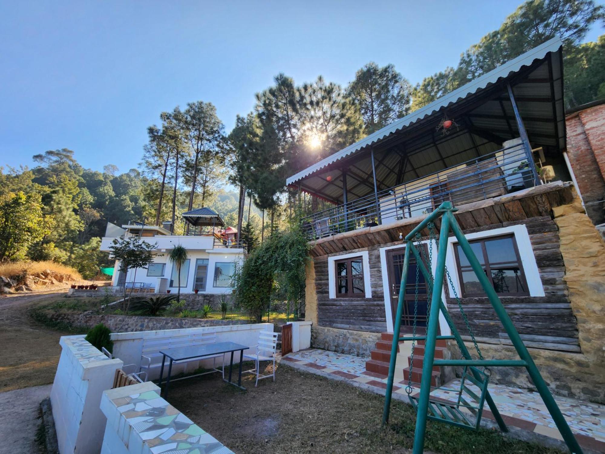 Pine Valley Resort Kasauli Exterior photo
