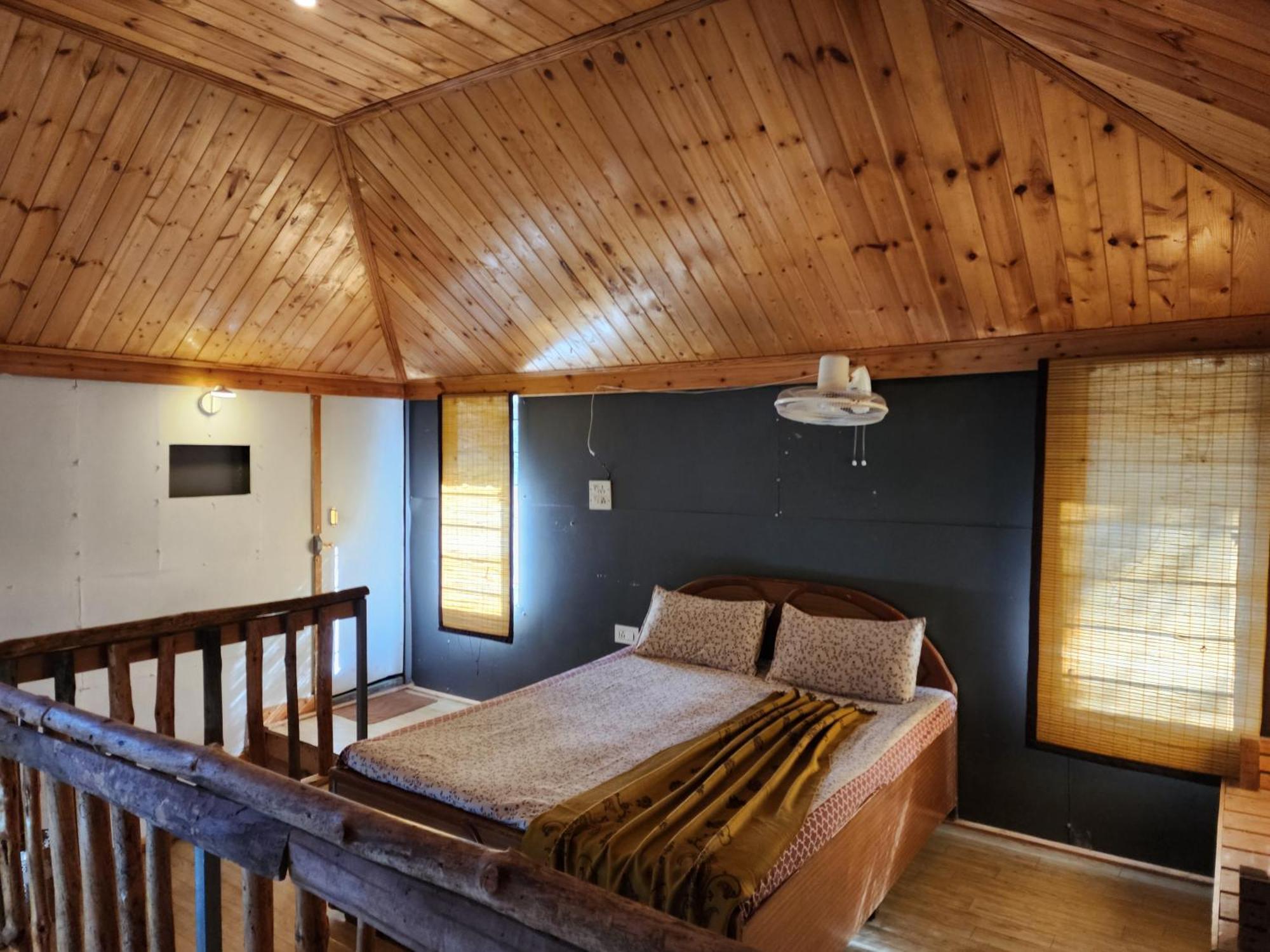 Pine Valley Resort Kasauli Exterior photo