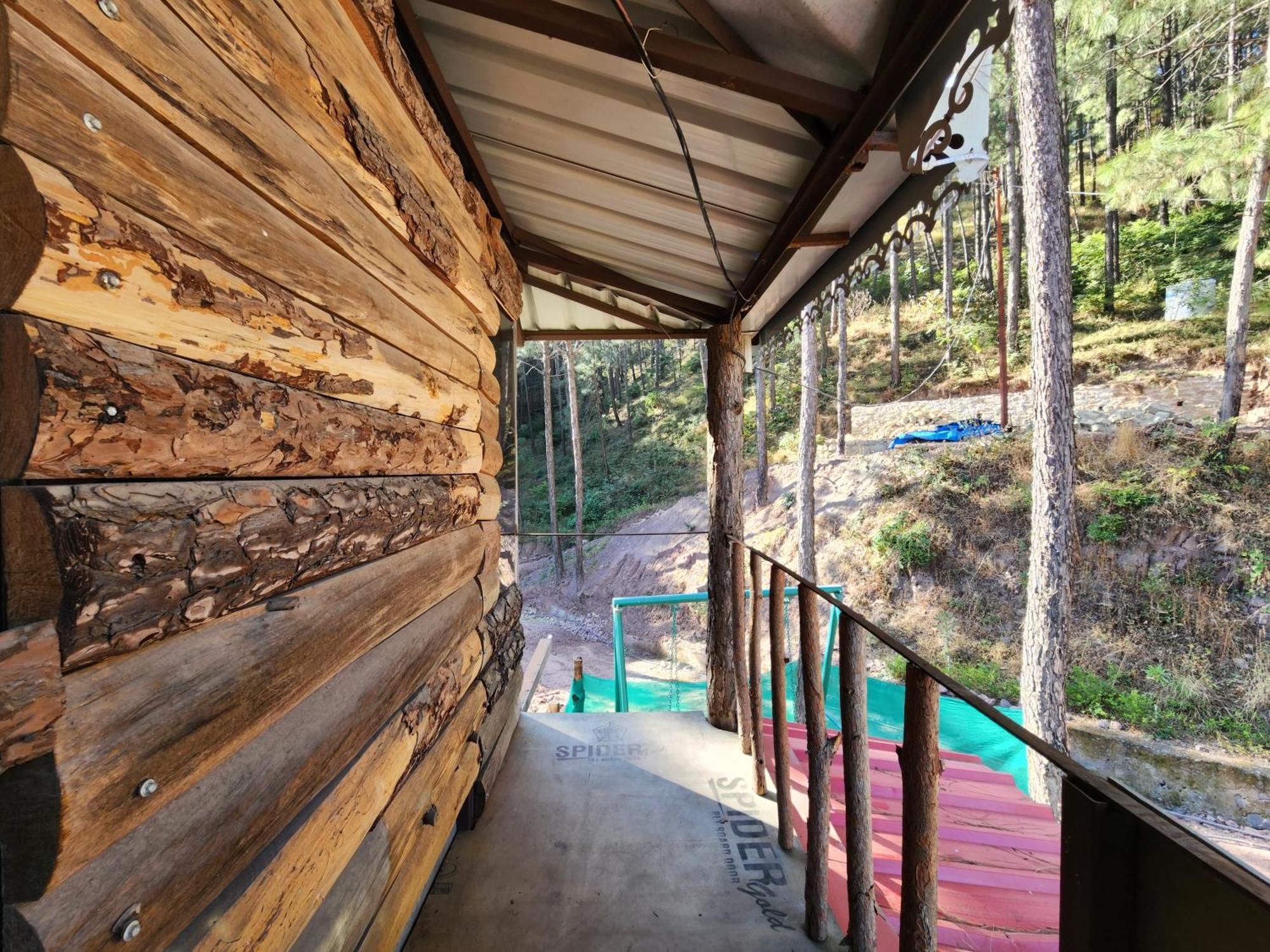 Pine Valley Resort Kasauli Exterior photo