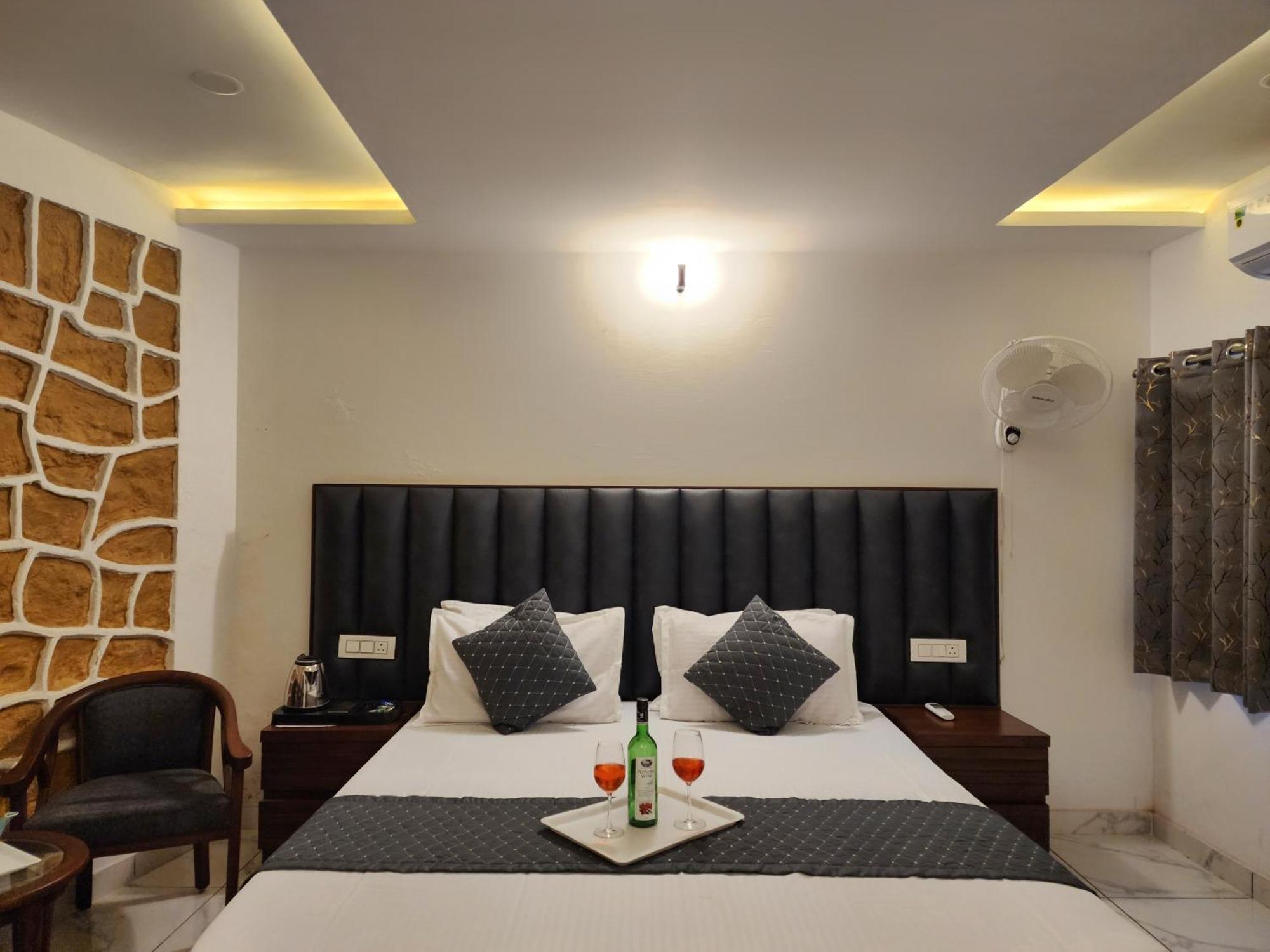 Pine Valley Resort Kasauli Exterior photo