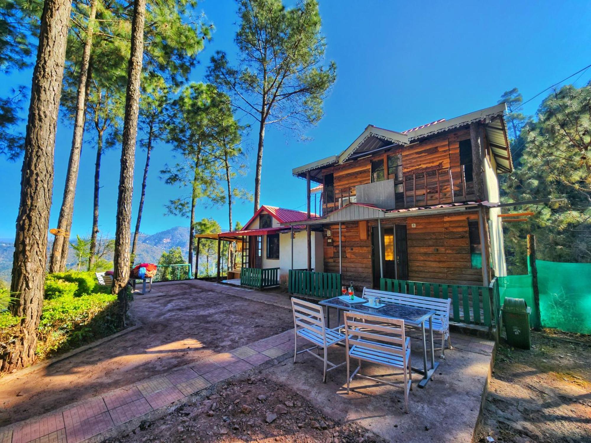 Pine Valley Resort Kasauli Exterior photo